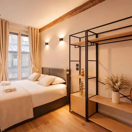 Le Marais - Premium For 3