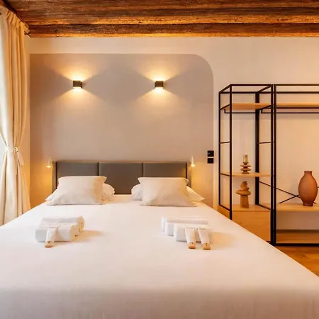 Le Marais - Premium For 3 *
