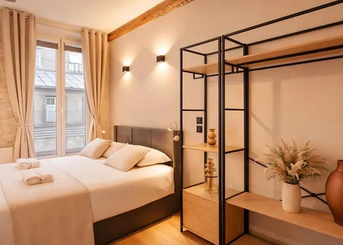 Le Marais - Premium For 3