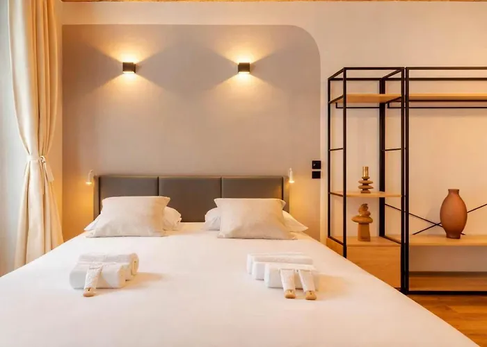 Le Marais - Premium For 3 *
