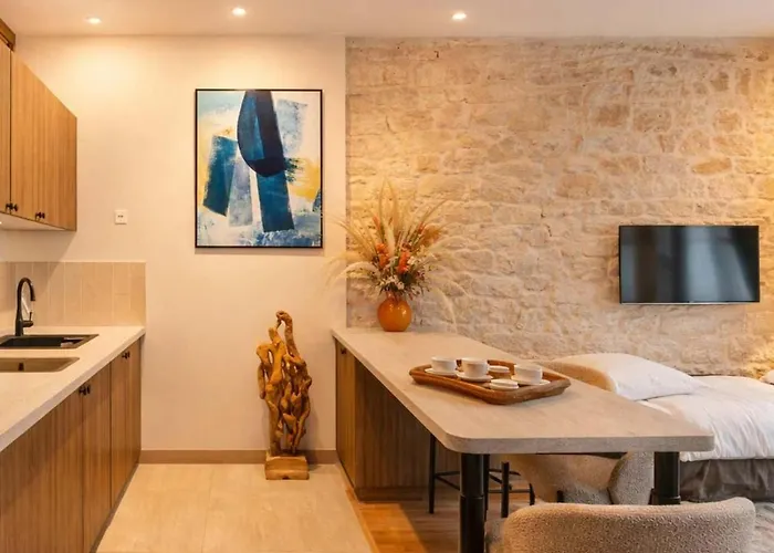 Le Marais - Premium For 3 *