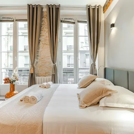 Le Marais - Premium For 3