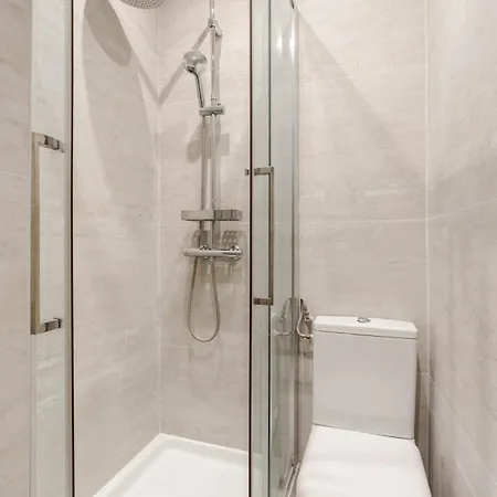 Le Marais - Premium For 3 *