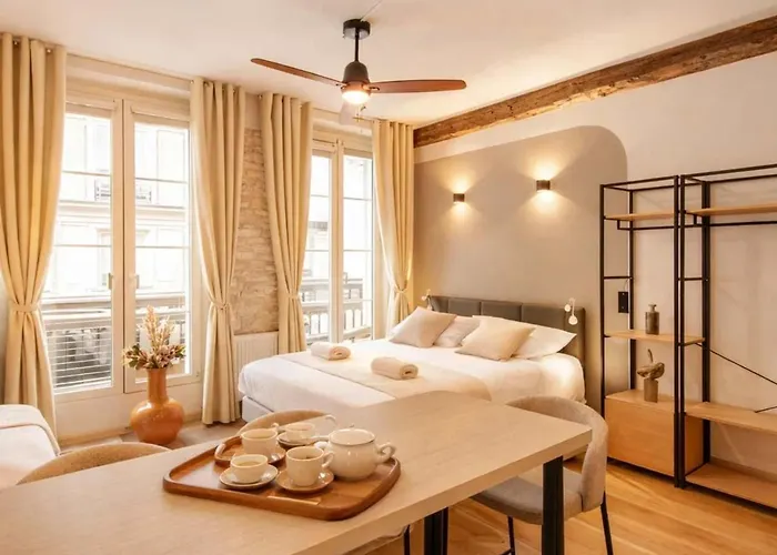 Le Marais - Premium For 3 * Paryż